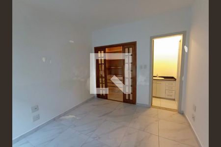 Casa à venda com 4 quartos, 250m² em Jardim Sabara, São Paulo
