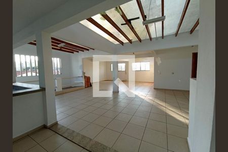 Casa à venda com 4 quartos, 250m² em Jardim Sabara, São Paulo