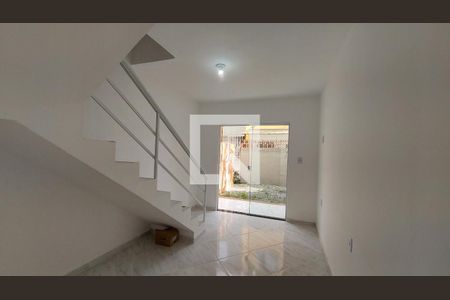 Sala de casa de condomínio para alugar com 2 quartos, 67m² em Cabuçu, Nova Iguaçu