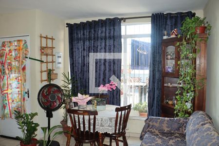 Casa para alugar com 2 quartos, 176m² em Jardim Estela, Embu das Artes