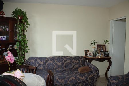 Casa para alugar com 2 quartos, 176m² em Jardim Estela, Embu das Artes