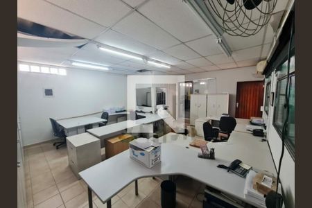 Casa à venda com 3 quartos, 180m² em Jardim Santa Cruz (Campo Grande), São Paulo