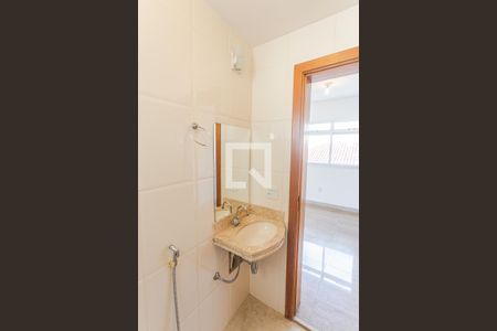 Lavabo na Sala de apartamento para alugar com 4 quartos, 130m² em Palmares, Juiz de Fora