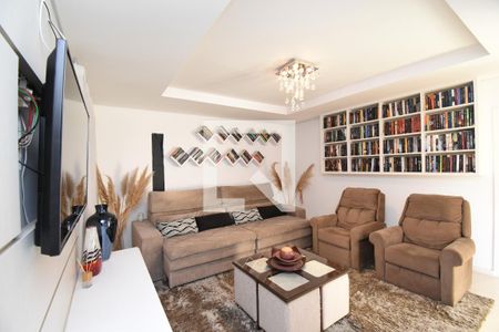Sala de TV de casa para alugar com 7 quartos, 370m² em Xaxim, Curitiba