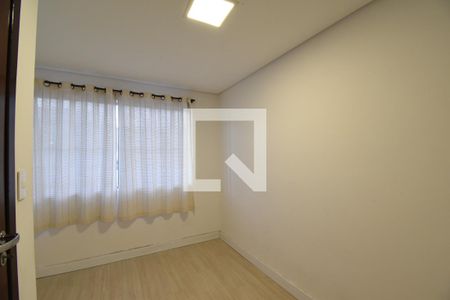 Quarto 2 de casa para alugar com 3 quartos, 370m² em Xaxim, Curitiba