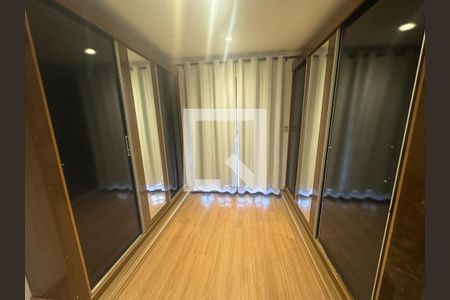 Closet de casa à venda com 5 quartos, 450m² em Campo Grande, Rio de Janeiro
