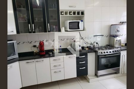 Casa à venda com 2 quartos, 250m² em Balneário São Francisco, Diadema