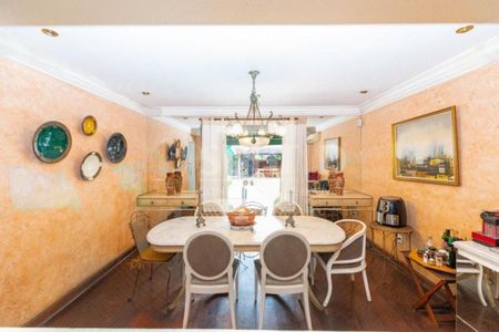 Casa à venda com 4 quartos, 198m² em Alto de Pinheiros, São Paulo