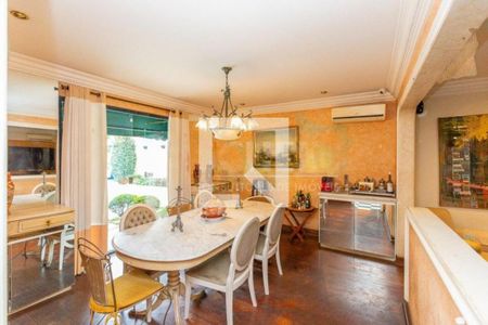 Casa à venda com 4 quartos, 198m² em Alto de Pinheiros, São Paulo