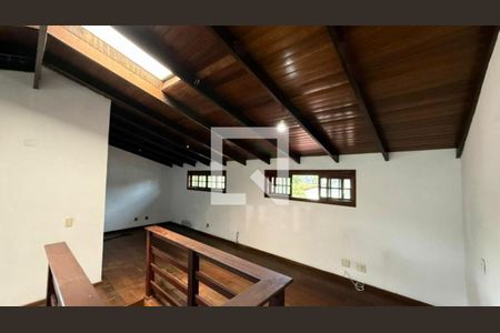 Casa à venda com 3 quartos, 298m² em Vila Represa, São Paulo