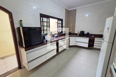 Cozinha de casa para alugar com 2 quartos, 194m² em Nova Mirim, Praia Grande