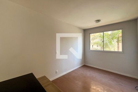 Sala de apartamento para alugar com 2 quartos, 45m² em Parque Bristol, São Paulo