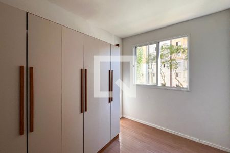 Quarto 1 de apartamento para alugar com 2 quartos, 45m² em Parque Bristol, São Paulo