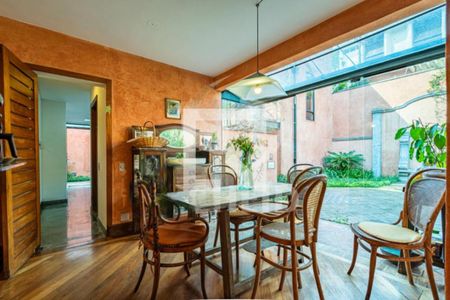 Casa à venda com 4 quartos, 705m² em Jardim Guedala, São Paulo