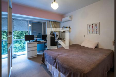 Quarto de apartamento à venda com 4 quartos, 244m² em Floresta, Porto Alegre