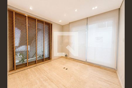 Casa à venda com 5 quartos, 640m² em Centro Comercial Jubran, Barueri