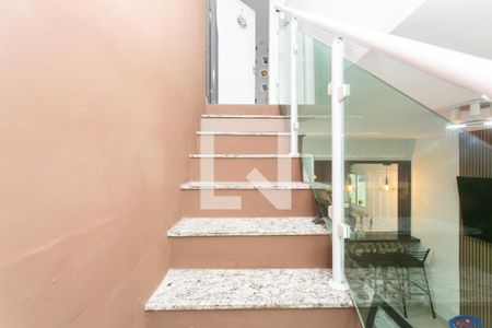 Escada de casa de condomínio à venda com 2 quartos, 72m² em Vila Brasil, São Paulo