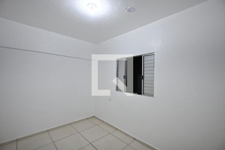 Quarto de casa para alugar com 1 quarto, 50m² em Parque das Cigarreiras, Taboão da Serra