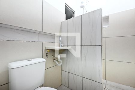 Banheiro de casa para alugar com 1 quarto, 50m² em Parque das Cigarreiras, Taboão da Serra