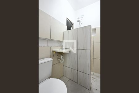 Banheiro de casa para alugar com 1 quarto, 50m² em Parque das Cigarreiras, Taboão da Serra