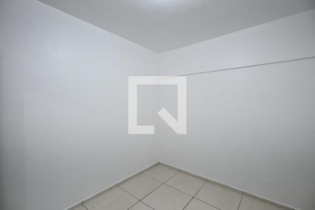 Quarto de casa para alugar com 1 quarto, 50m² em Parque das Cigarreiras, Taboão da Serra