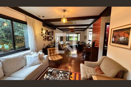 Casa de Condomínio para alugar com 4 quartos, 458m² em Jardim Cordeiro, São Paulo