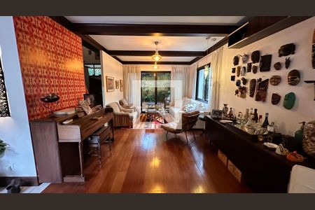 Casa de Condomínio para alugar com 4 quartos, 458m² em Jardim Cordeiro, São Paulo