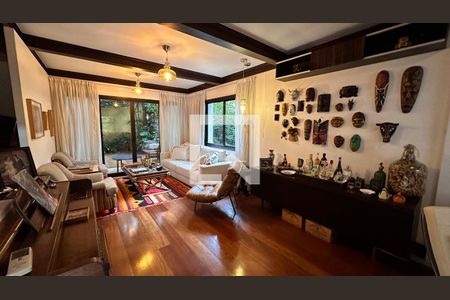 Casa de Condomínio para alugar com 4 quartos, 458m² em Jardim Cordeiro, São Paulo