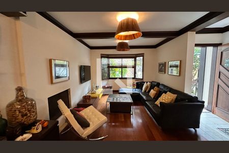 Casa de Condomínio para alugar com 4 quartos, 458m² em Jardim Cordeiro, São Paulo
