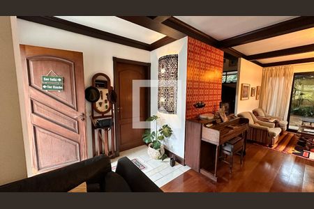 Casa de Condomínio para alugar com 4 quartos, 458m² em Jardim Cordeiro, São Paulo