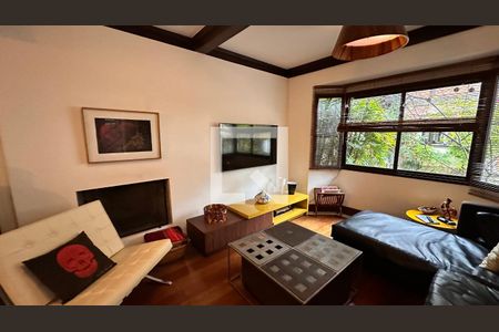 Casa de Condomínio para alugar com 4 quartos, 458m² em Jardim Cordeiro, São Paulo