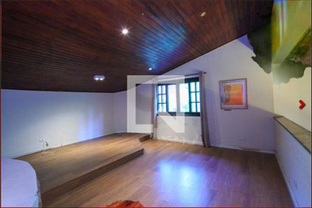 Casa à venda com 4 quartos, 279m² em Jardim Marajoara, São Paulo