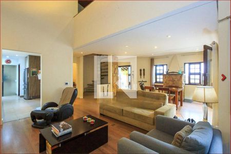 Casa à venda com 4 quartos, 279m² em Jardim Marajoara, São Paulo