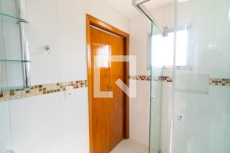 Banheiro da Suíte de apartamento para alugar com 3 quartos, 90m² em Vila Guarani, São Paulo