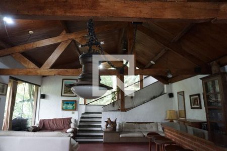 Sala de casa para alugar com 4 quartos, 3500m² em Vale do Sol, Embu das Artes