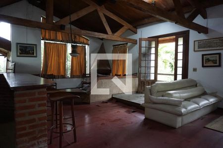 Sala de casa para alugar com 4 quartos, 3500m² em Vale do Sol, Embu das Artes