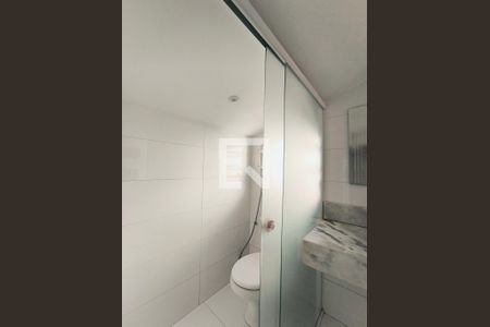 Banheiro da Suíte 1 de casa de condomínio à venda com 5 quartos, 250m² em Jardim Rosaura, Jundiaí