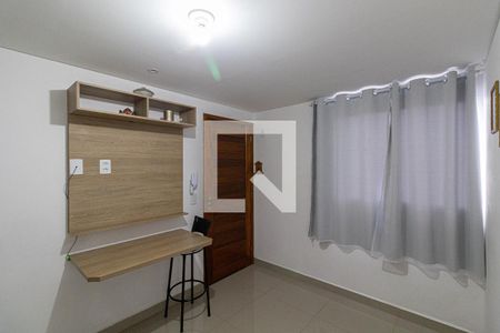 Sala e Cozinha  de apartamento para alugar com 2 quartos, 41m² em Jardim Helena, São Paulo