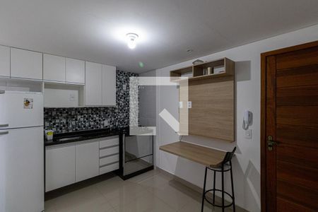 Sala e Cozinha  de apartamento para alugar com 2 quartos, 41m² em Jardim Helena, São Paulo