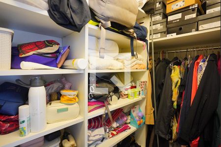 Closet de apartamento à venda com 1 quarto, 47m² em Santana, Porto Alegre