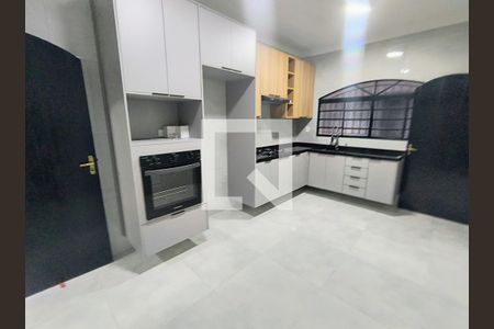 Cozinha de casa para alugar com 4 quartos, 275m² em Jardim Santo Alberto, Santo André