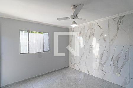 Sala de casa para alugar com 3 quartos, 80m² em Jardim Danfer, São Paulo