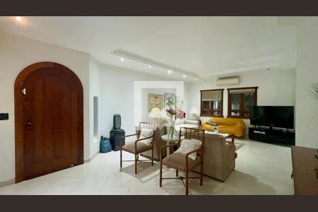 Sala de casa à venda com 3 quartos, 580m² em Alto de Pinheiros, São Paulo