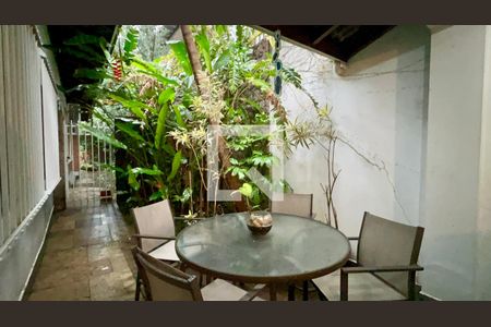 Quintal de casa à venda com 3 quartos, 580m² em Alto de Pinheiros, São Paulo