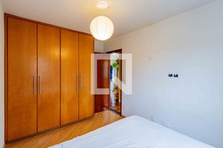 Quarto 01 de apartamento para alugar com 2 quartos, 64m² em Jardim Pinheiros, São Paulo