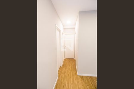 Corredor de apartamento para alugar com 3 quartos, 72m² em Jardim Maria Helena, Barueri