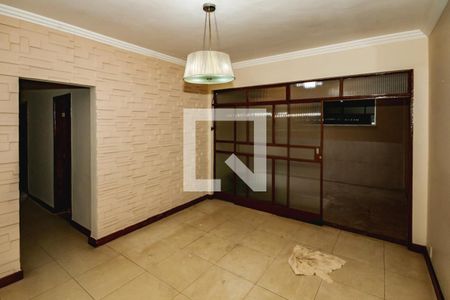 Casa para alugar com 6 quartos, 200m² em Planalto, Belo Horizonte