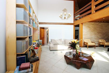 Sala de Estar de casa de condomínio para alugar com 5 quartos, 600m² em Jardim Mediterraneo, Cotia