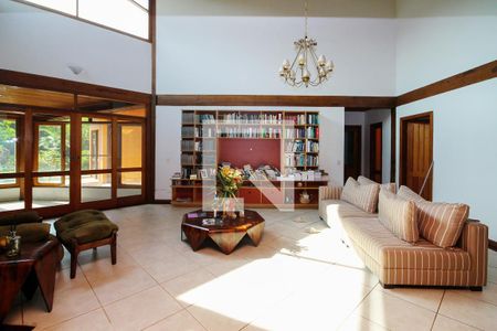 Sala de Estar de casa de condomínio para alugar com 5 quartos, 600m² em Jardim Mediterraneo, Cotia