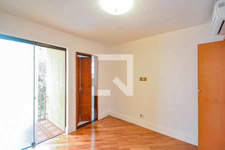 Suite de casa à venda com 2 quartos, 136m² em Vila Campo Grande, São Paulo